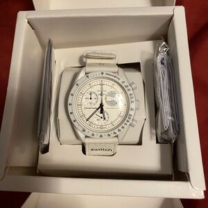 Omega x Swatch MoonSwatch Mission to Moonphase White Bioceramic Snoopy Watch